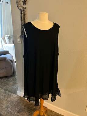 LOGO Layers by Lori Goldstein Black Chiffon Hem Sleeveless Tunic Top 4X